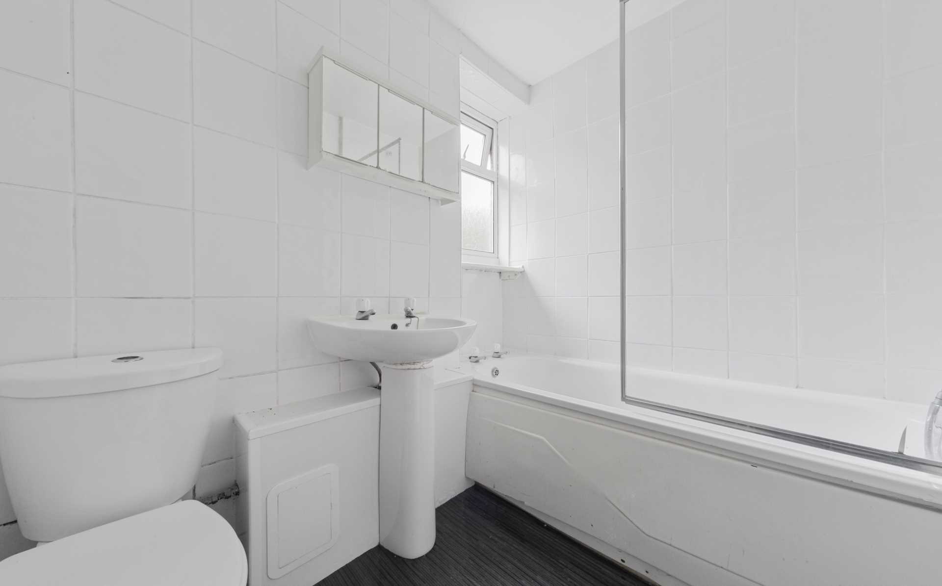 Additional Property Image 3 bedroom Flat to rent in Glasgow 8