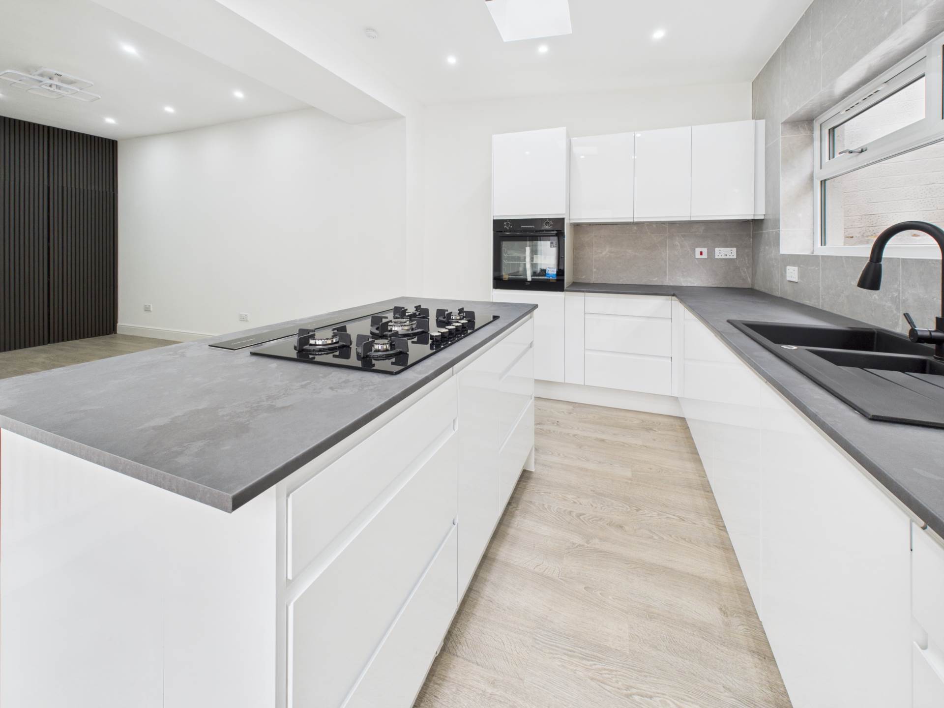 Additional Property Image 4 bedroom Detached for sale in Glasgow 8