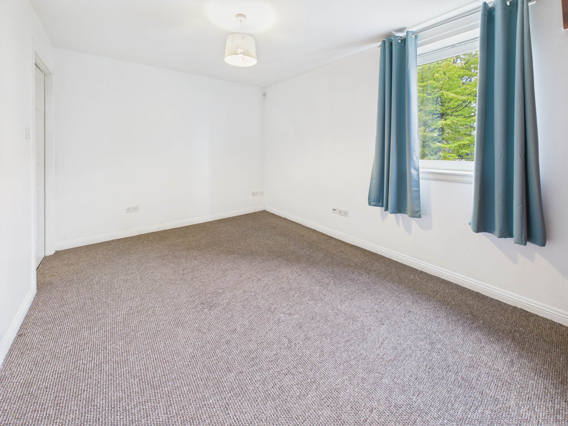 Additional Property Image 2 bedroom Flat to rent in Renfrew 8