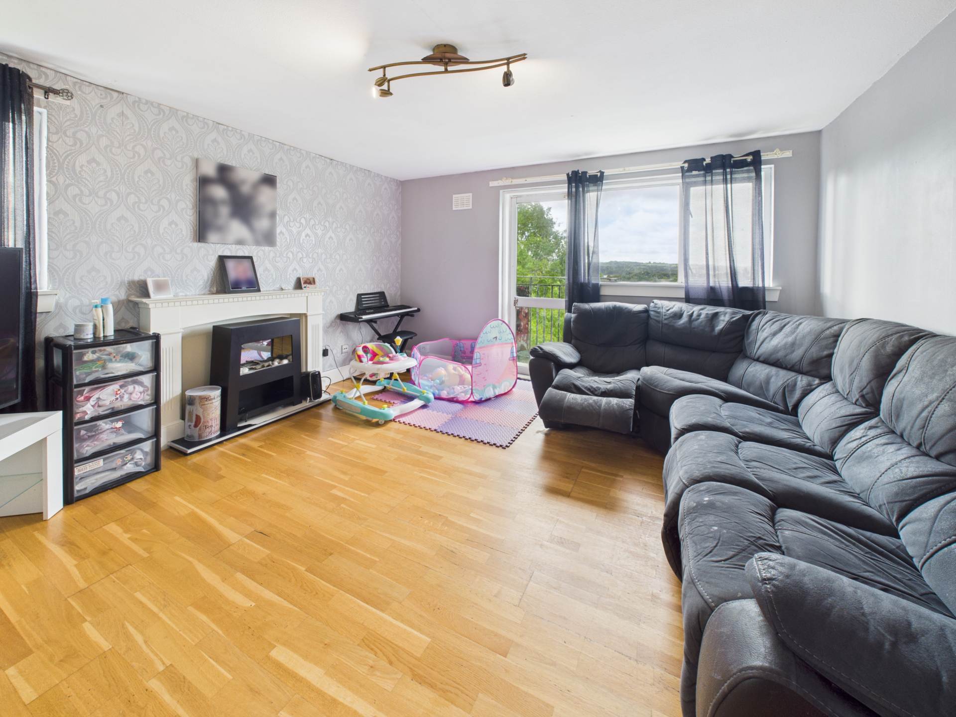 Additional Property Image 2 bedroom Flat for sale in Lochwinnoch 2