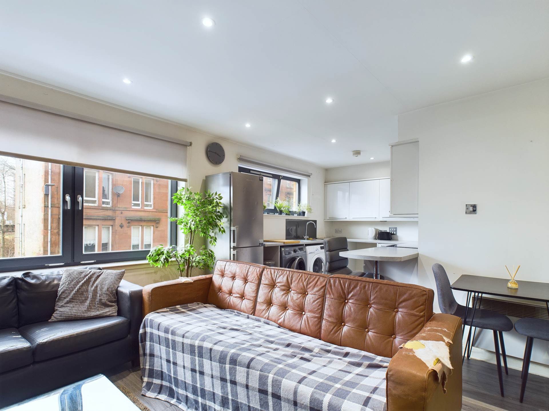 Additional Property Image 2 bedroom Flat for sale in Glasgow 3
