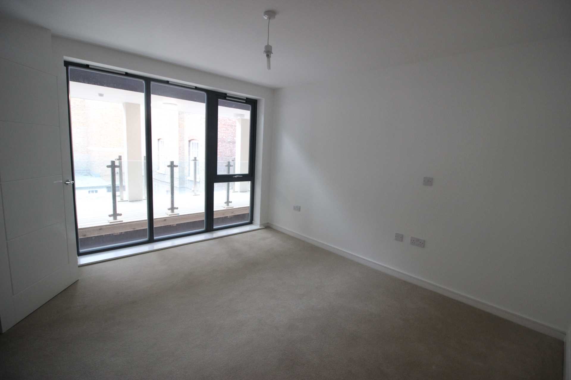 Additional Property Image 2 bedroom Apartment to rent in London 8