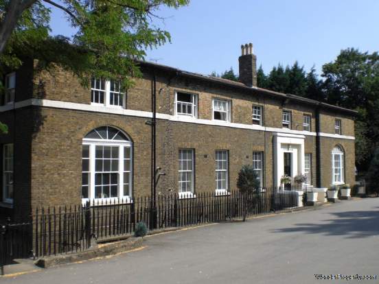 2 bedroom Apartment for sale in London