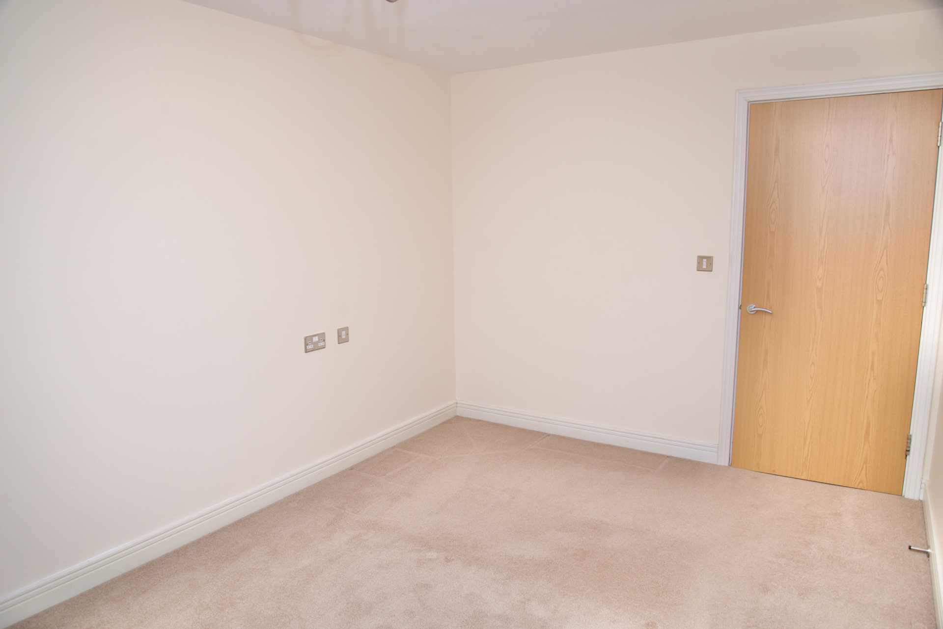 Additional Property Image 2 bedroom Apartment to rent in London 8