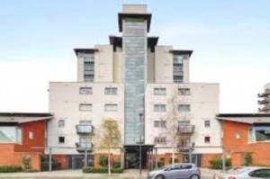 2 bedroom Apartment to rent in London
