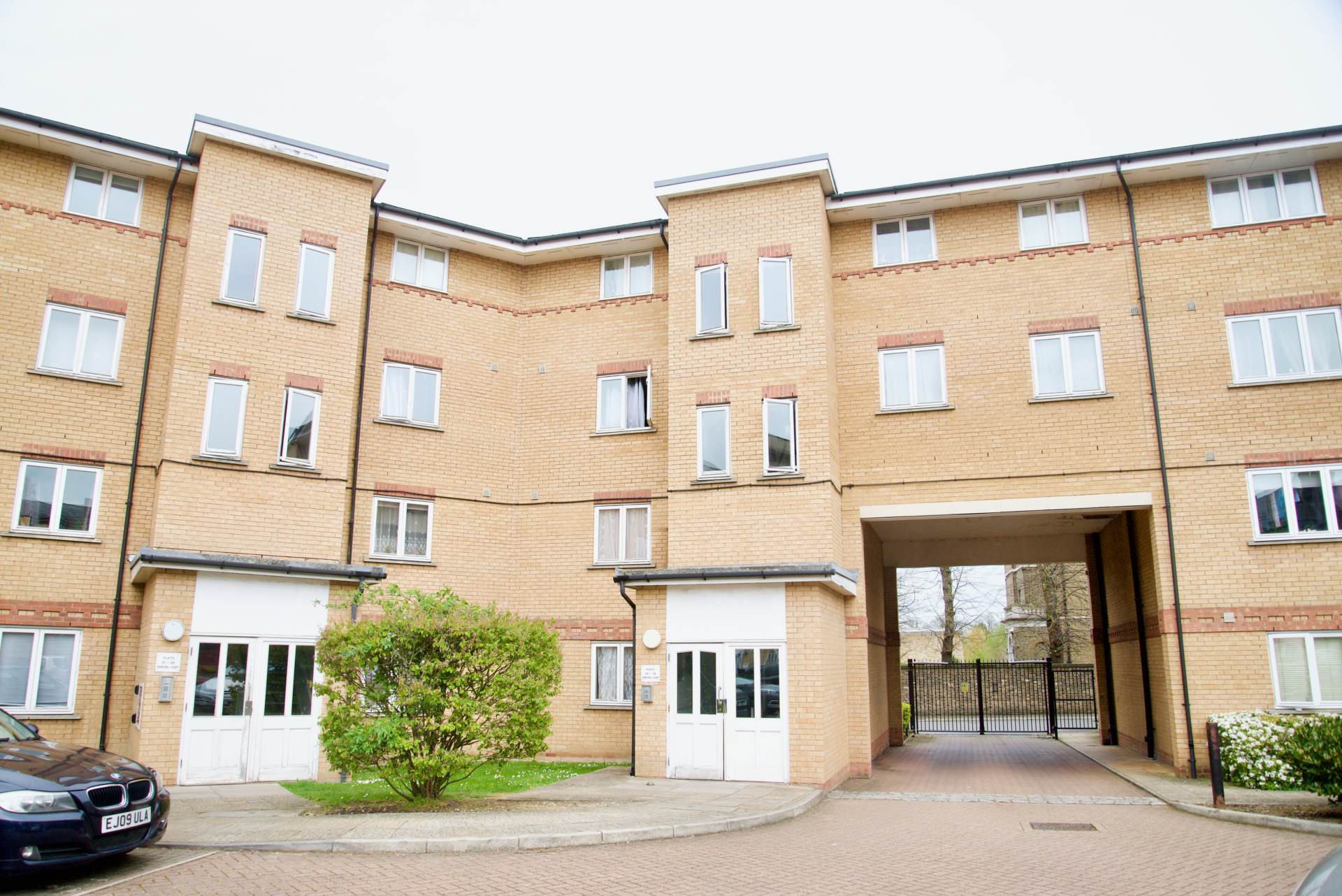 Additional Property Image 2 bedroom Apartment for sale in London 8