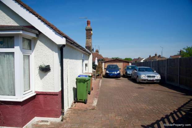 Additional Property Image 2 bedroom Bungalow for sale in Belvedere 9