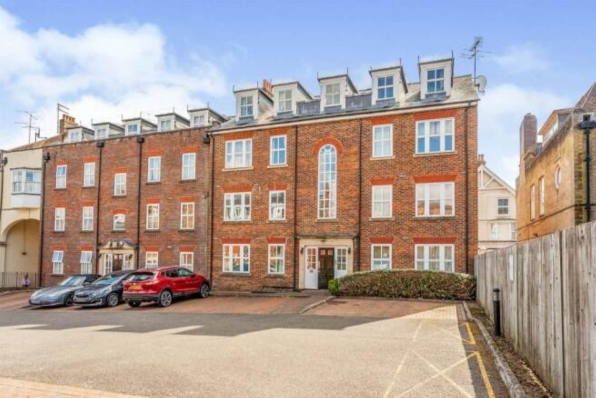 2 bedroom Apartment for sale in Haywards Heath
