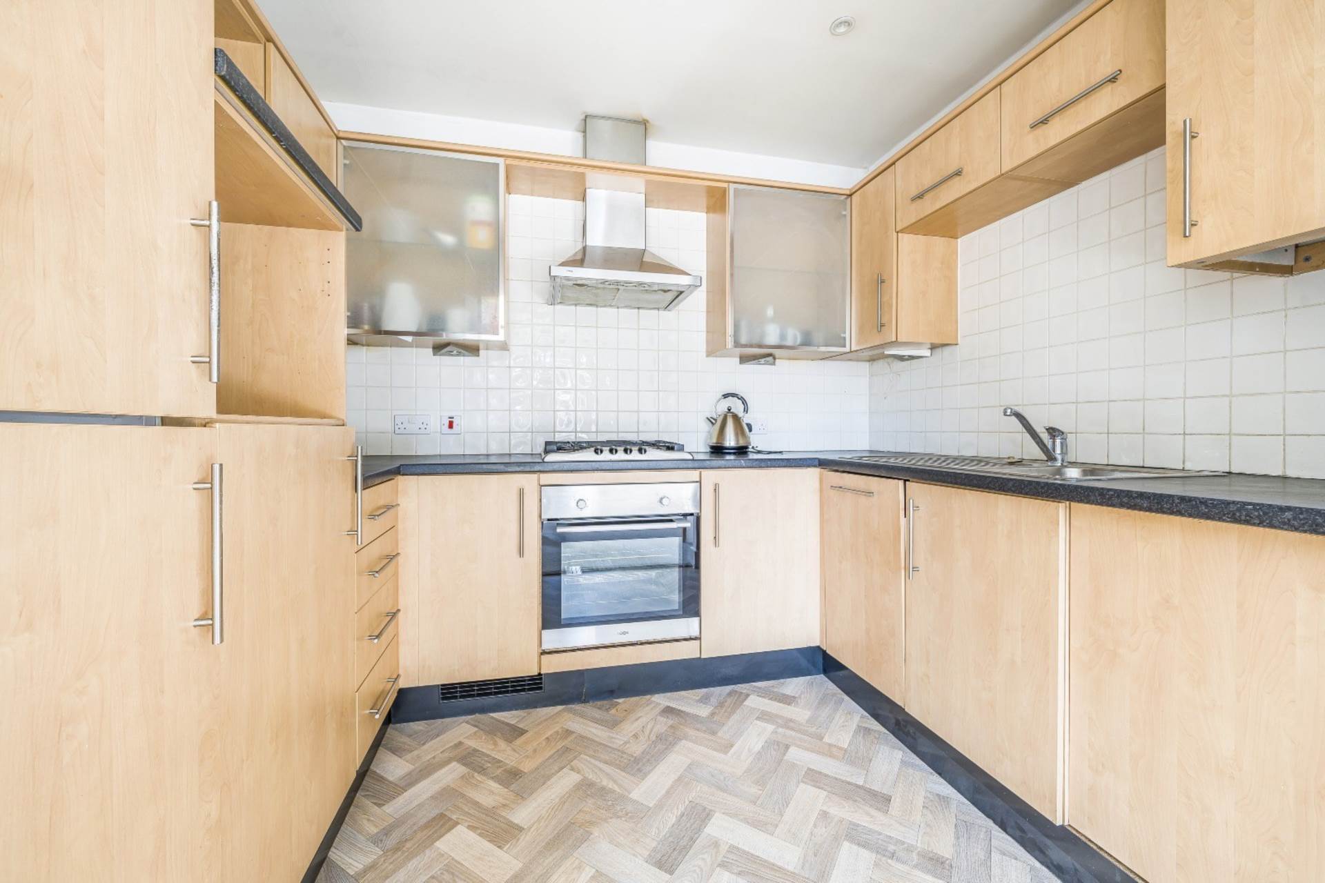 Additional Property Image 2 bedroom Apartment for sale in Haywards Heath 8