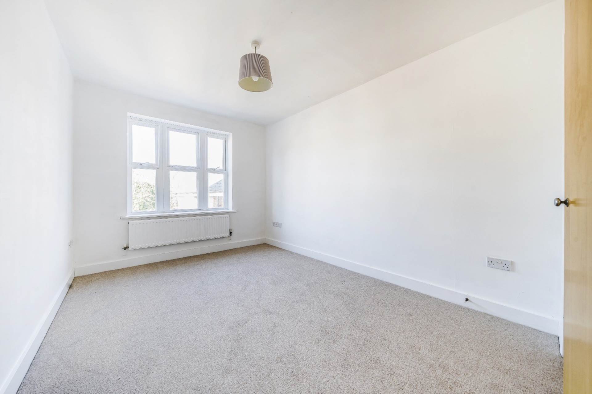 Additional Property Image 2 bedroom Apartment for sale in Haywards Heath 10