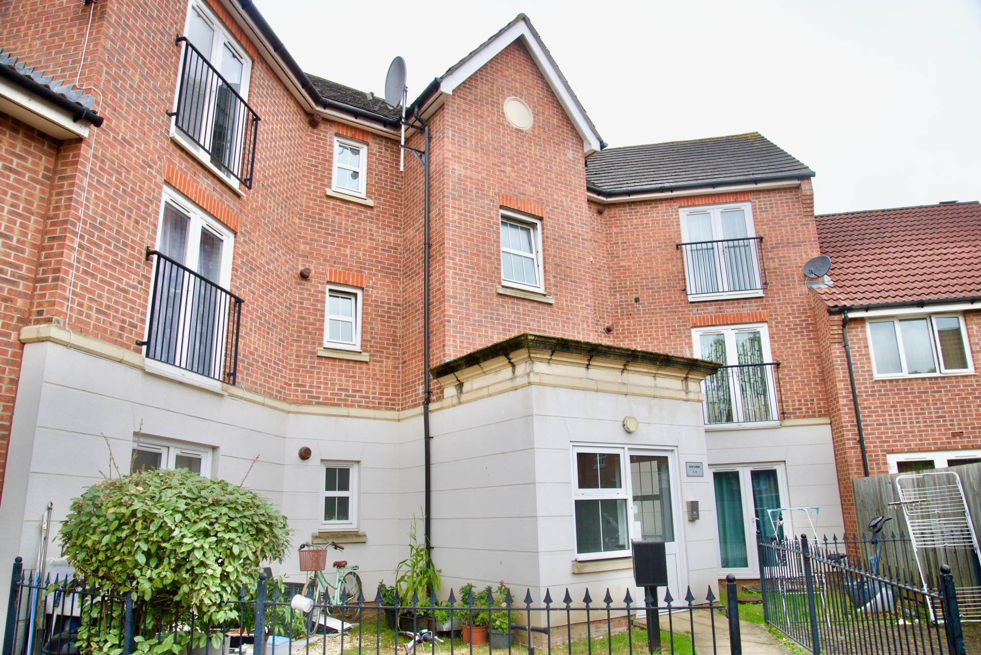 Additional Property Image 2 bedroom Apartment for sale in London 2