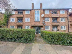2 bedroom Apartment for sale in London