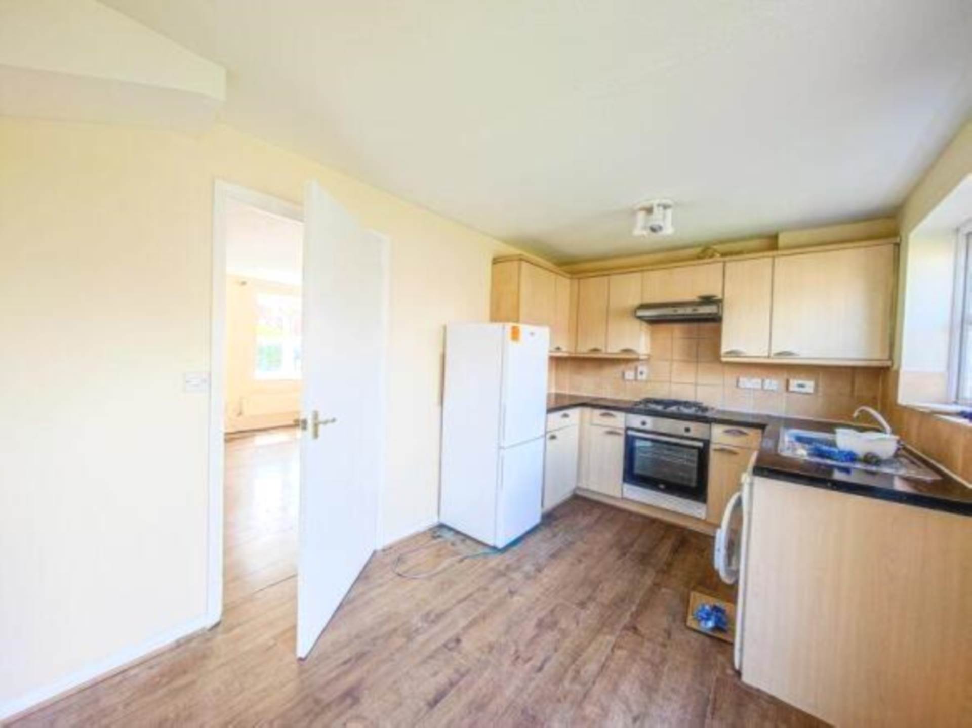 Additional Property Image 2 bedroom Detached to rent in London 3