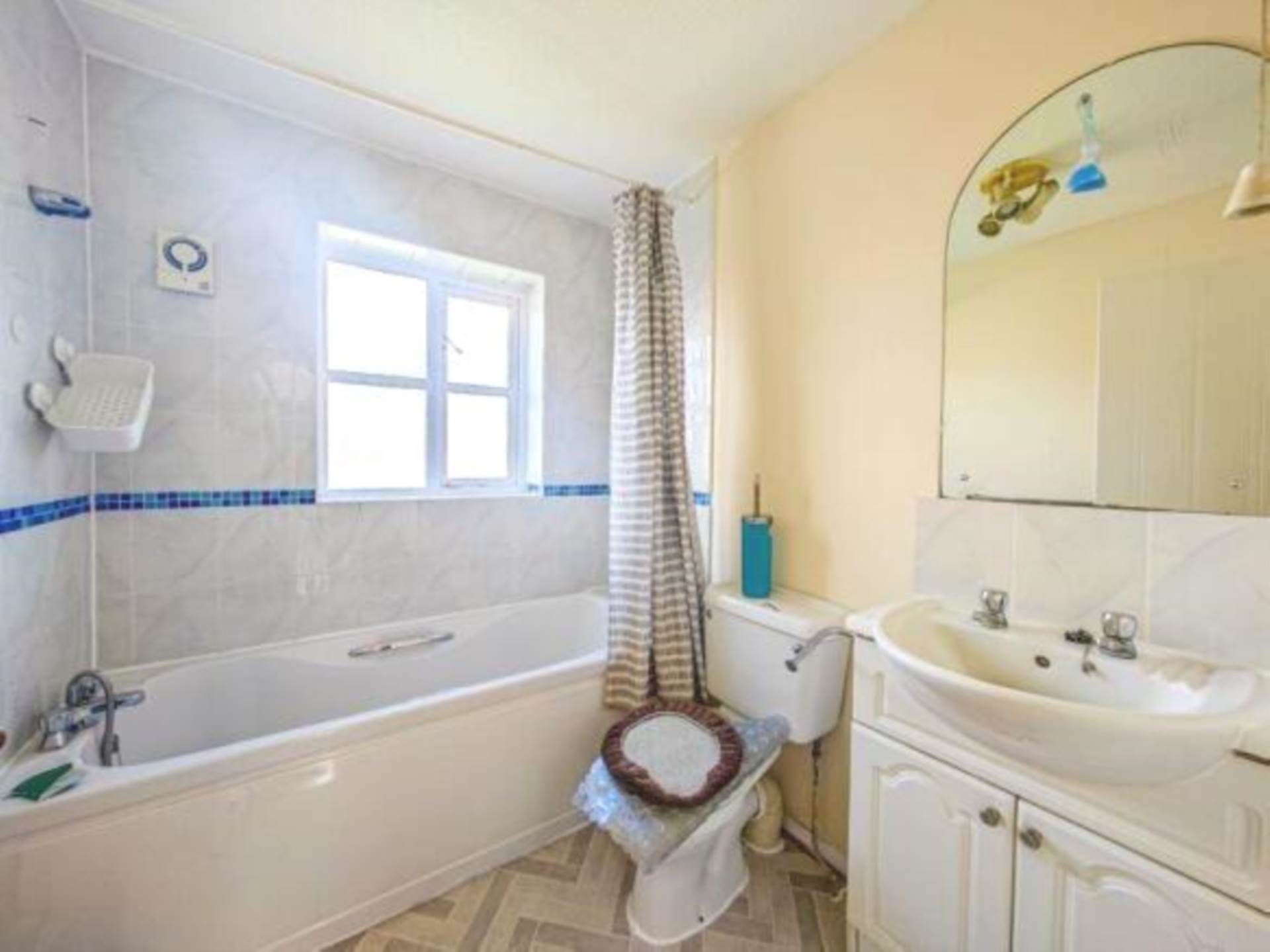 Additional Property Image 2 bedroom Detached to rent in London 5