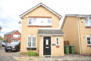 2 bedroom Detached to rent in London