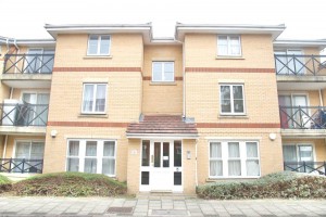 2 bedroom Apartment to rent in London