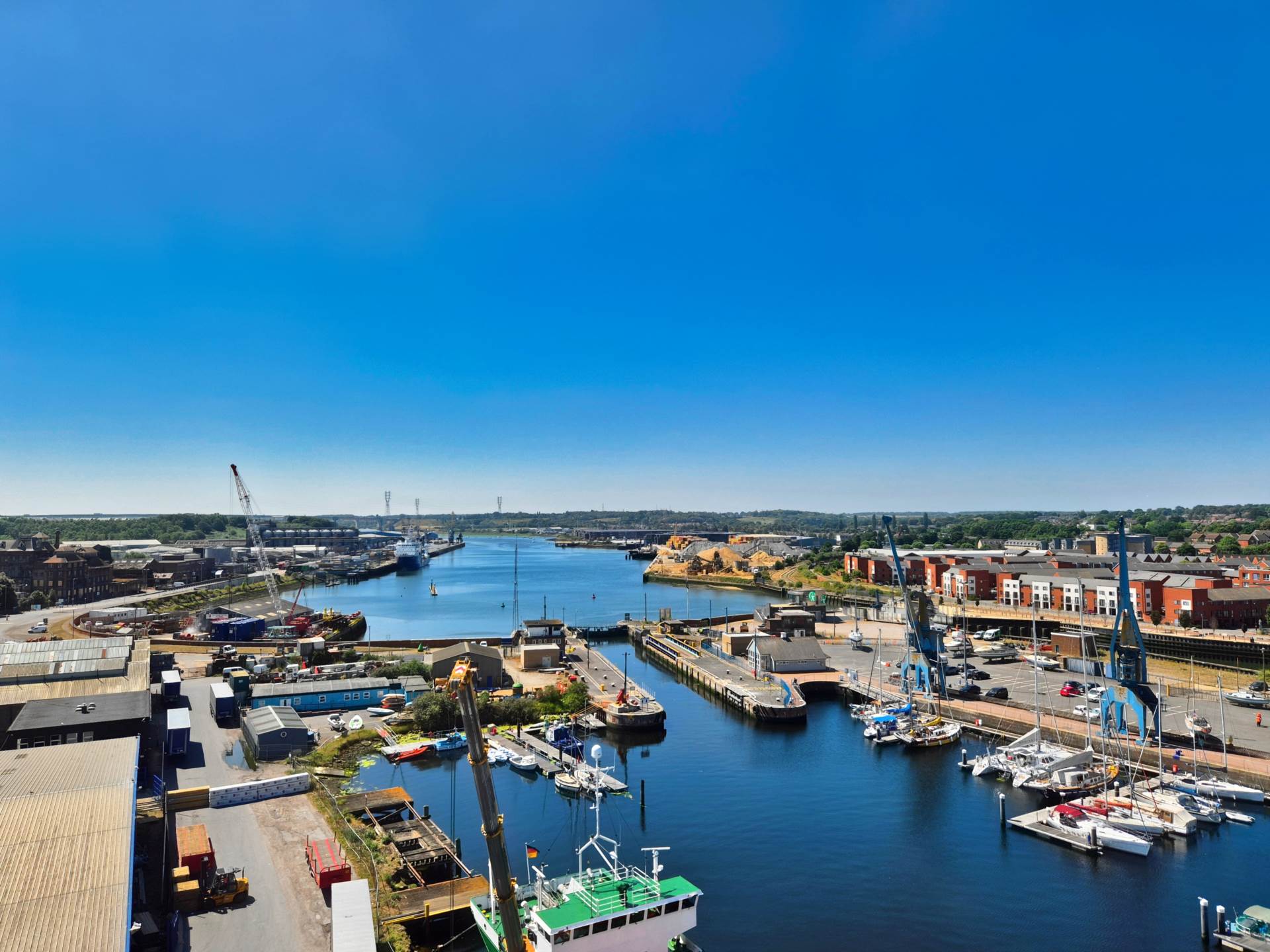 Additional Property Image 2 bedroom Penthouse for sale in Ipswich 4