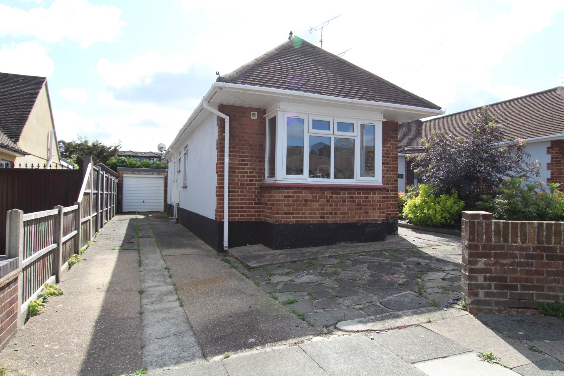 Additional Property Image 2 bedroom Bungalow to rent in Leigh On Sea 2