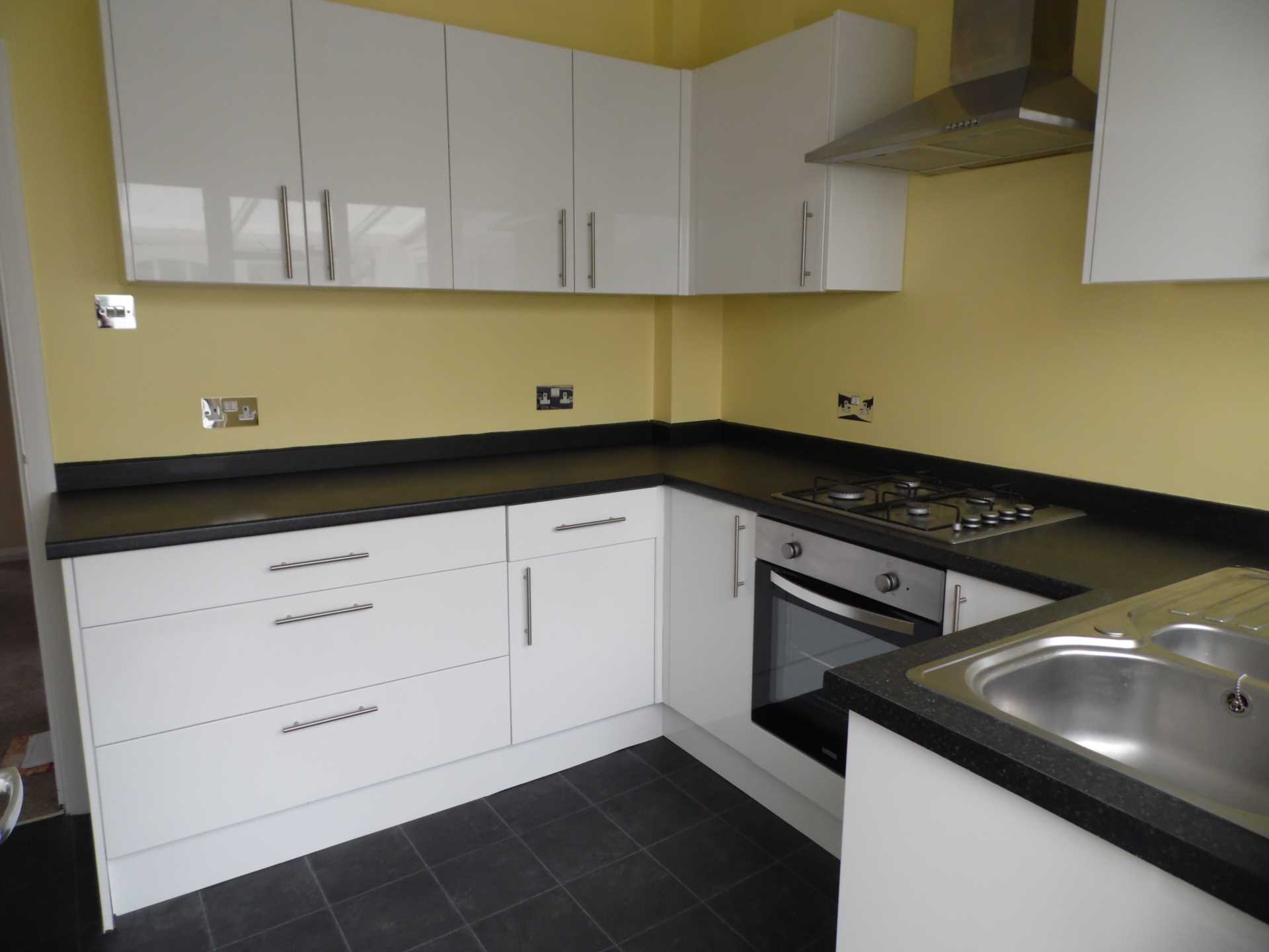 Additional Property Image 2 bedroom Bungalow to rent in Leigh On Sea 5