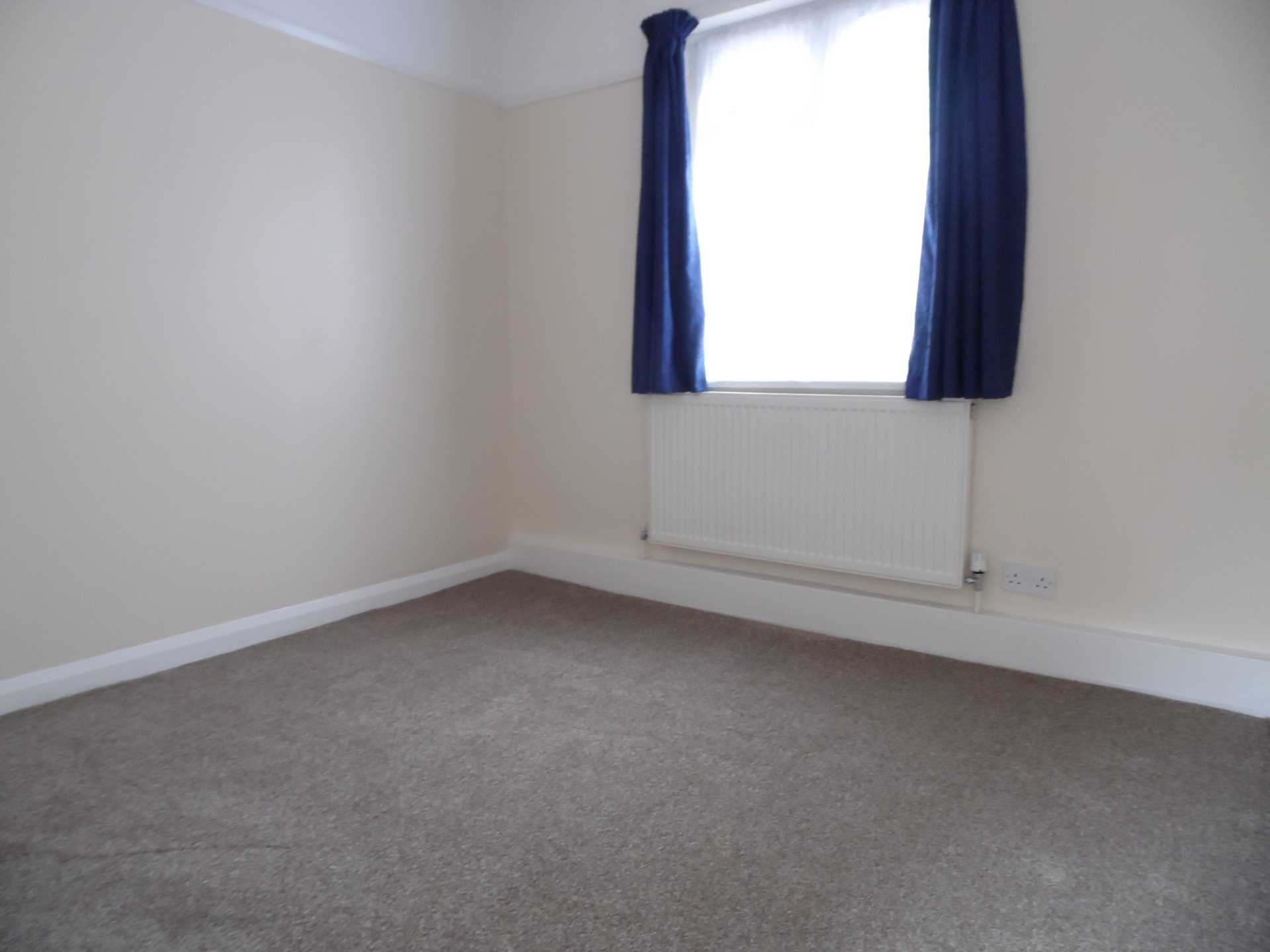 Additional Property Image 2 bedroom Bungalow to rent in Leigh On Sea 7