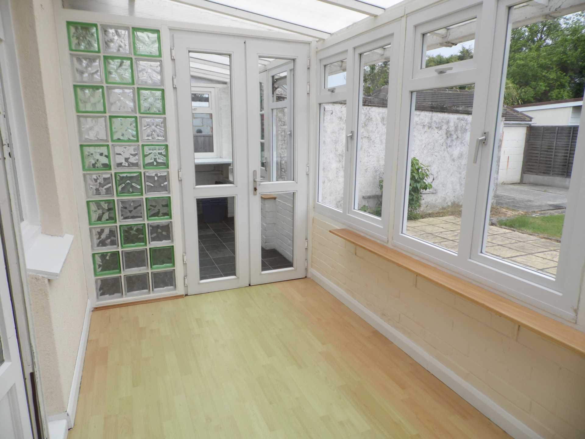 Additional Property Image 2 bedroom Bungalow to rent in Leigh On Sea 8