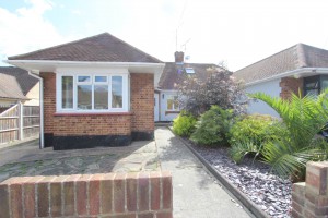 2 bedroom Bungalow to rent in Leigh On Sea