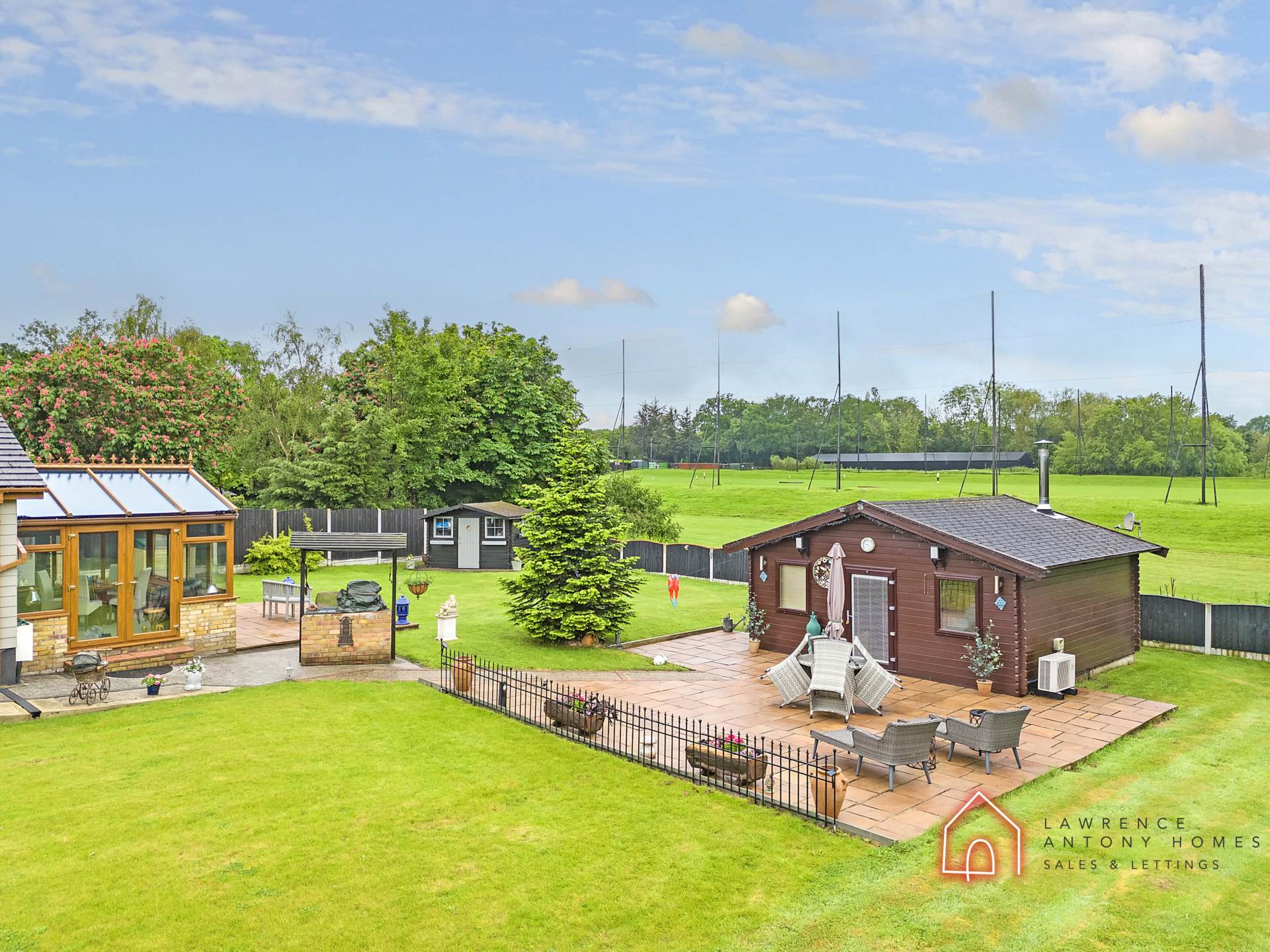 Additional Property Image 2 bedroom Detached Bungalow for sale in Hockley 2