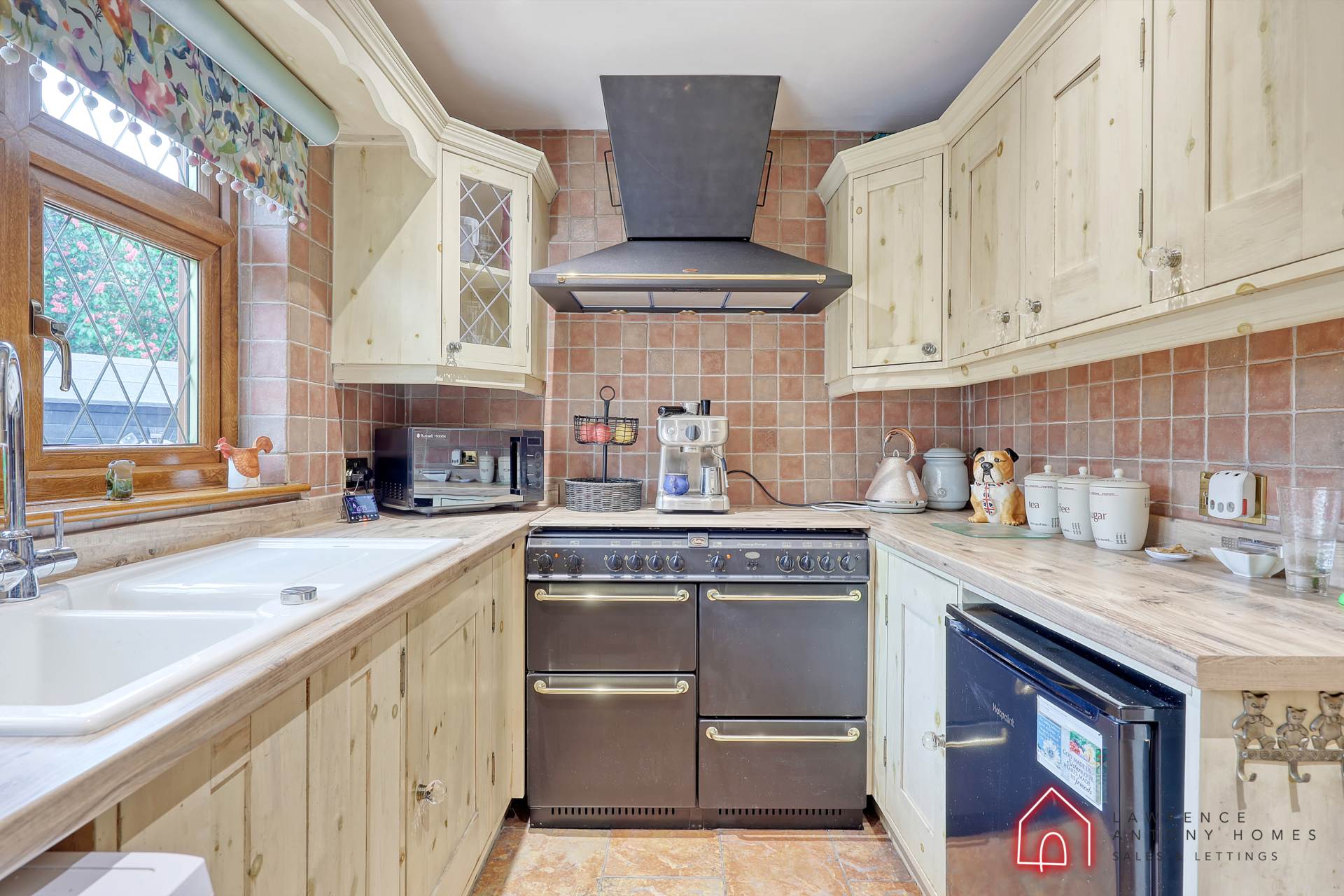 Additional Property Image 2 bedroom Detached Bungalow for sale in Hockley 7