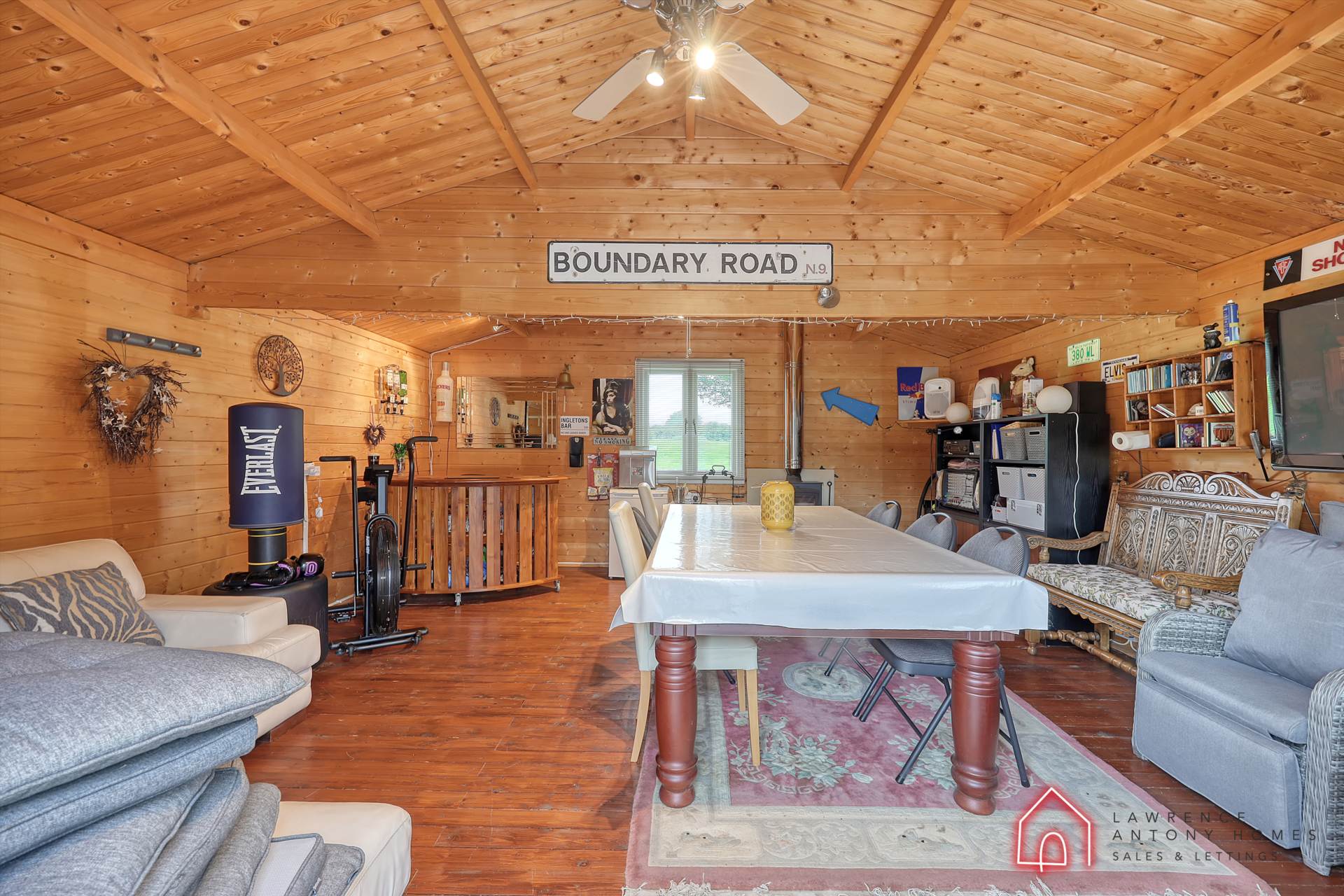 Additional Property Image 2 bedroom Detached Bungalow for sale in Hockley 11