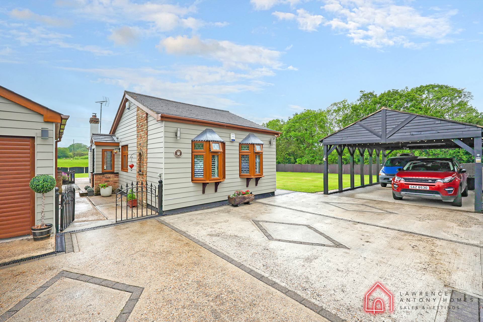 Additional Property Image 2 bedroom Detached Bungalow for sale in Hockley 15