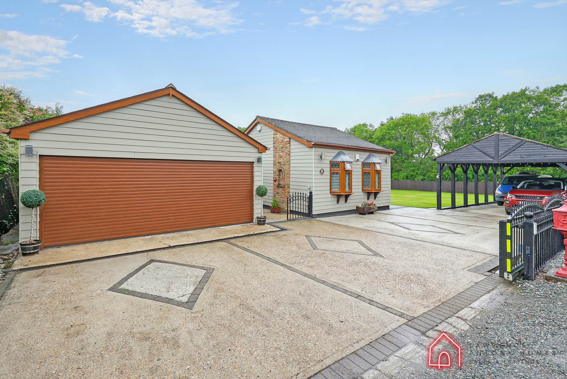 Additional Property Image 2 bedroom Detached Bungalow for sale in Hockley 16