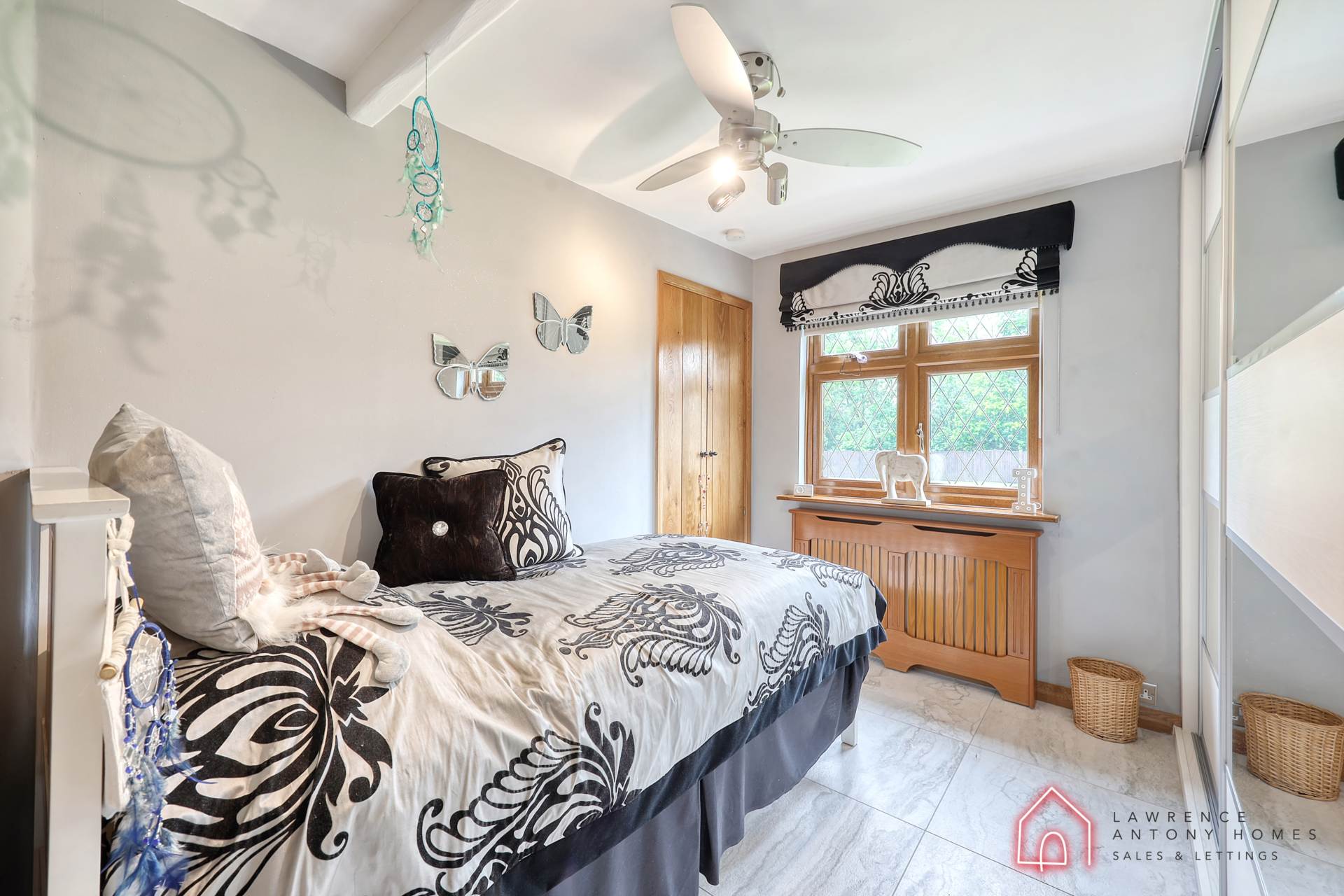 Additional Property Image 2 bedroom Detached Bungalow for sale in Hockley 19