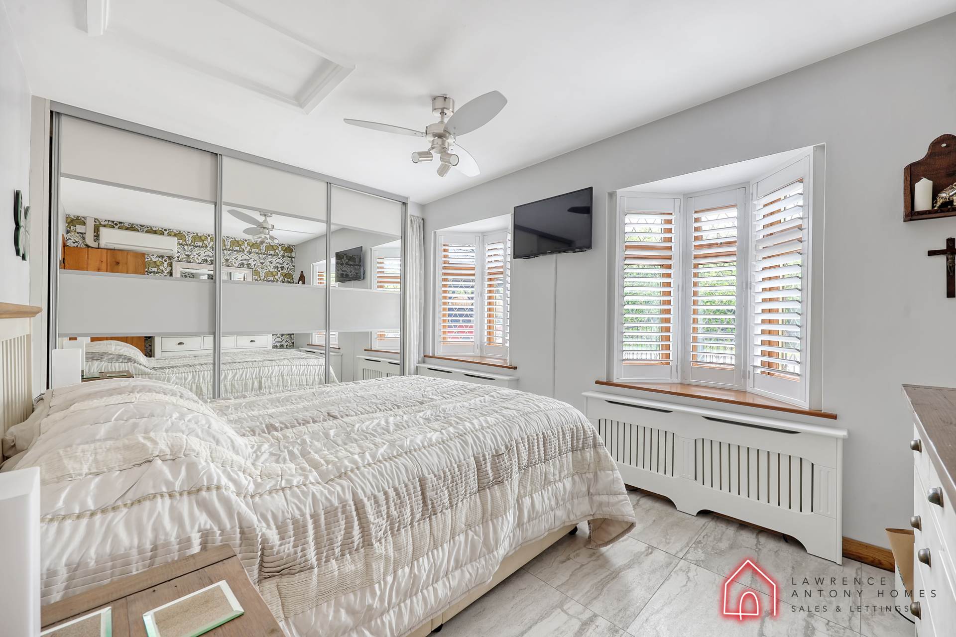 Additional Property Image 2 bedroom Detached Bungalow for sale in Hockley 22