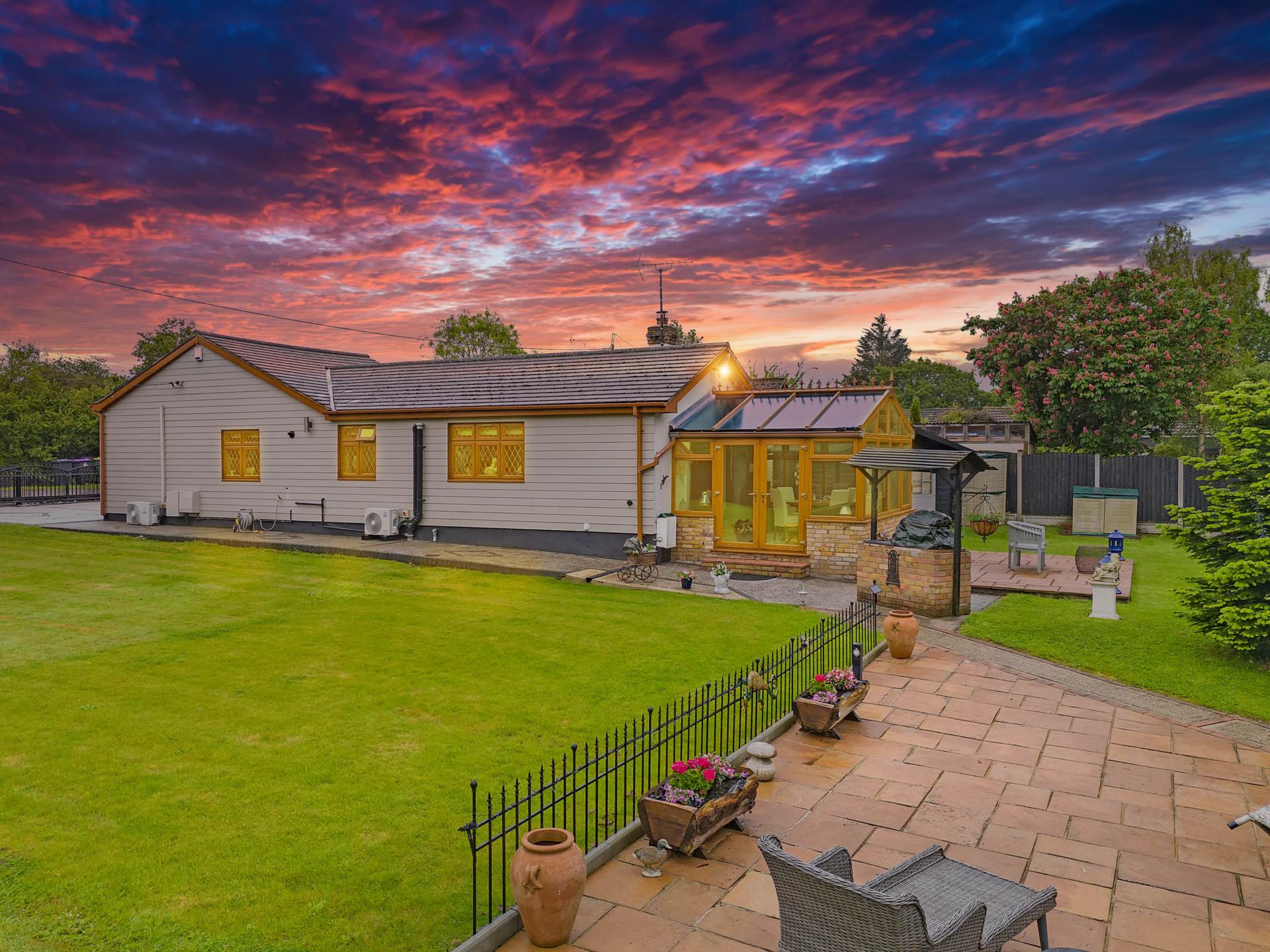Additional Property Image 2 bedroom Detached Bungalow for sale in Hockley 24