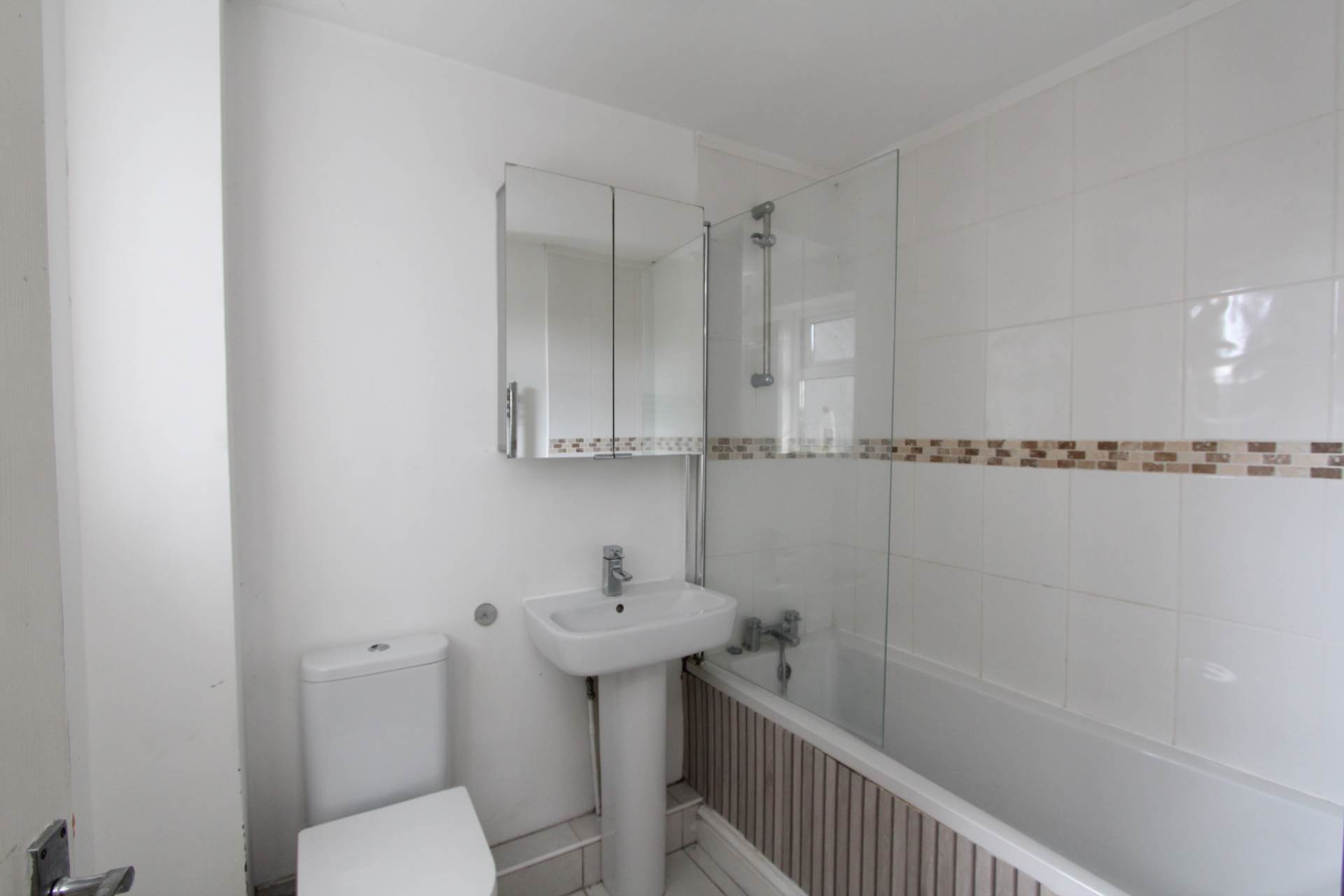 Additional Property Image 2 bedroom Flat to rent in Benfleet 3