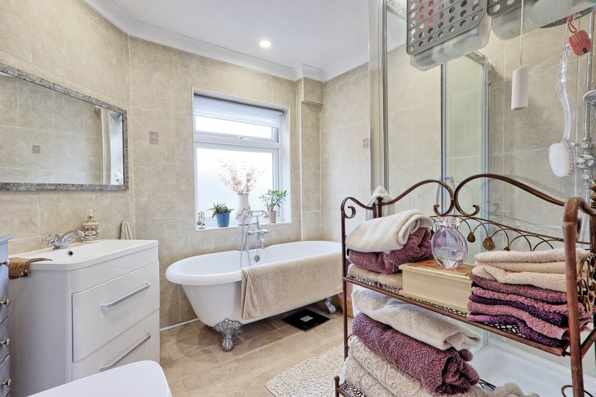 Additional Property Image 4 bedroom Detached for sale in Benfleet 13