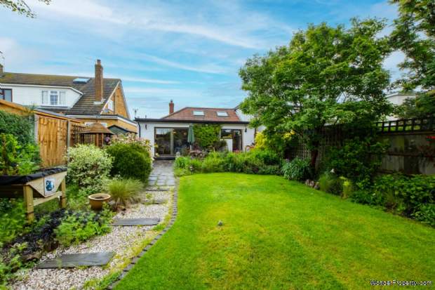 Additional Property Image 2 bedroom Semi Detached Bungalow for sale in Benfleet 3
