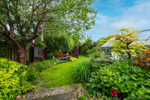 Additional Property Image 2 bedroom Semi Detached Bungalow for sale in Benfleet 4