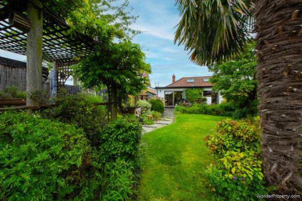 Additional Property Image 2 bedroom Semi Detached Bungalow for sale in Benfleet 7