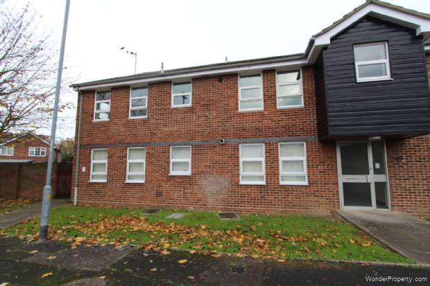 1 bedroom Flat for sale in Benfleet