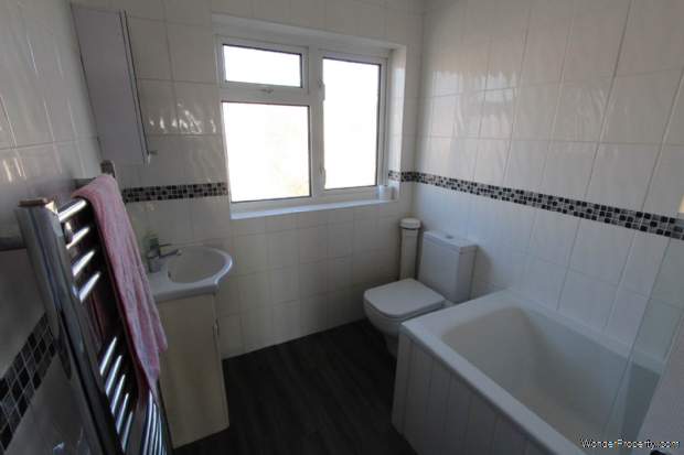 Additional Property Image 3 bedroom Semi Detached for sale in Rochford 6