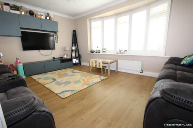 Additional Property Image 3 bedroom Detached for sale in Benfleet 2