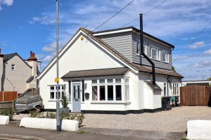 4 bedroom Detached for sale in Rayleigh