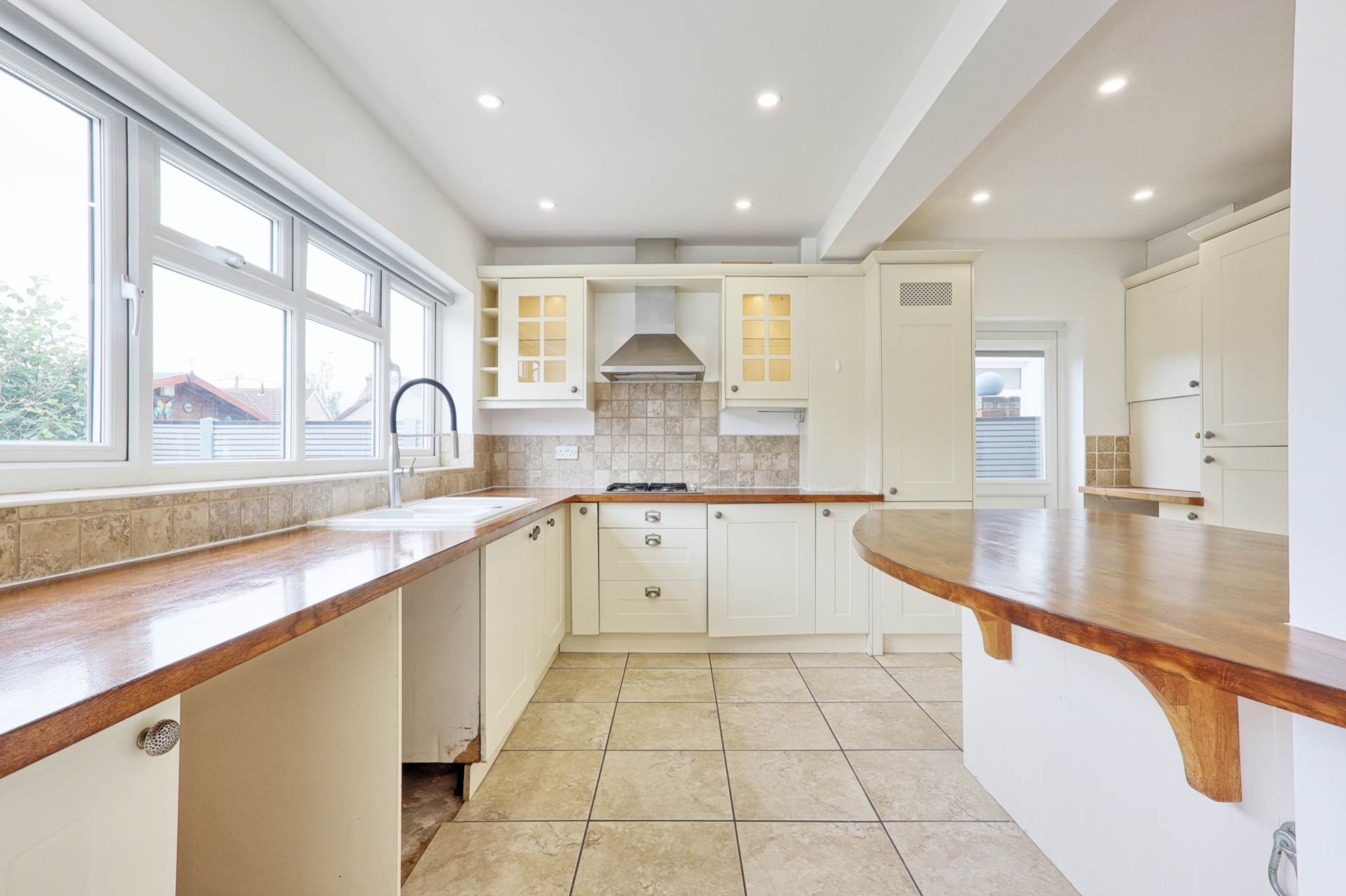 Additional Property Image 5 bedroom Detached for sale in Benfleet 4