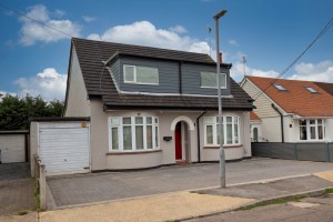 5 bedroom Detached for sale in Benfleet