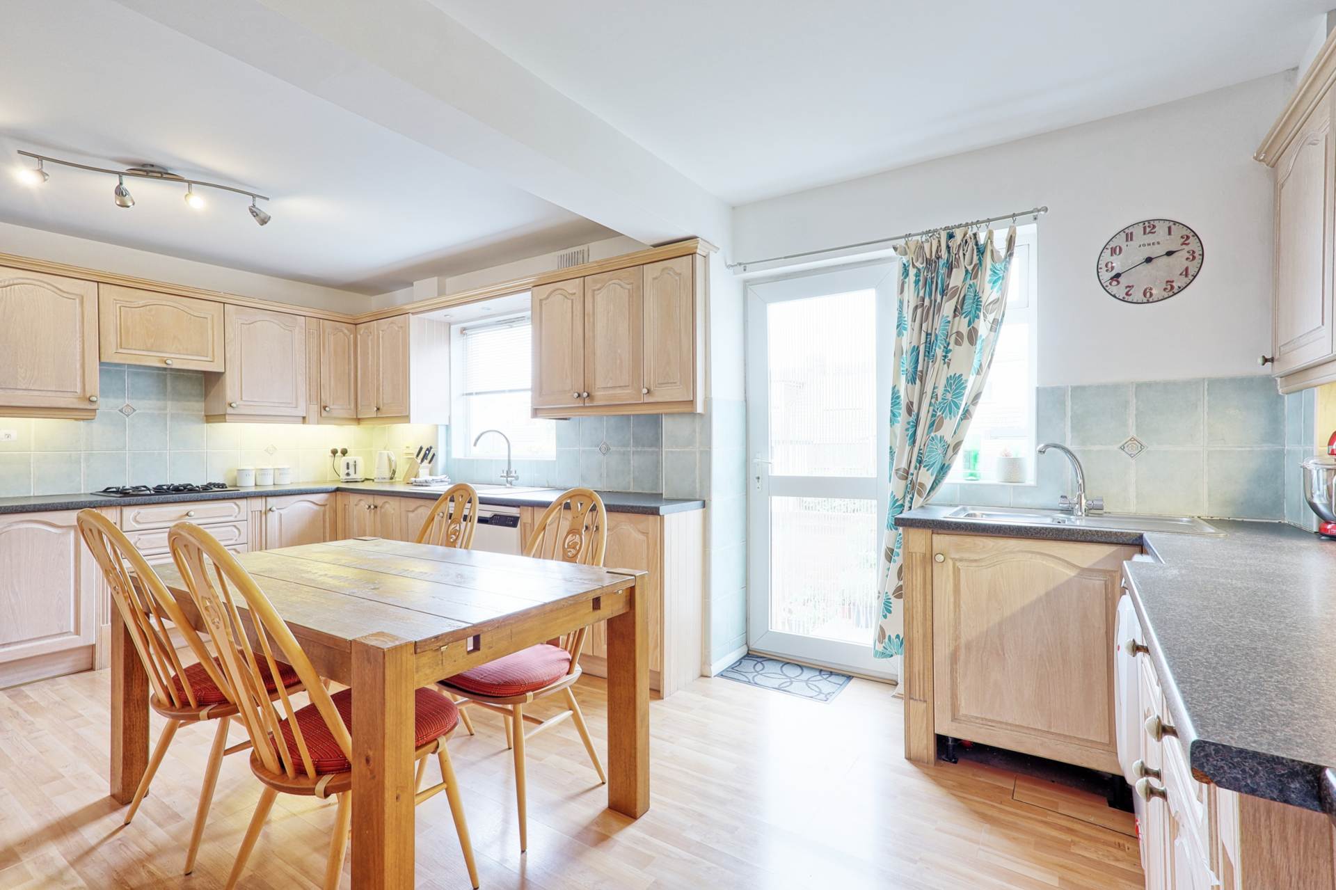 Additional Property Image 4 bedroom Semi Detached for sale in Benfleet 4