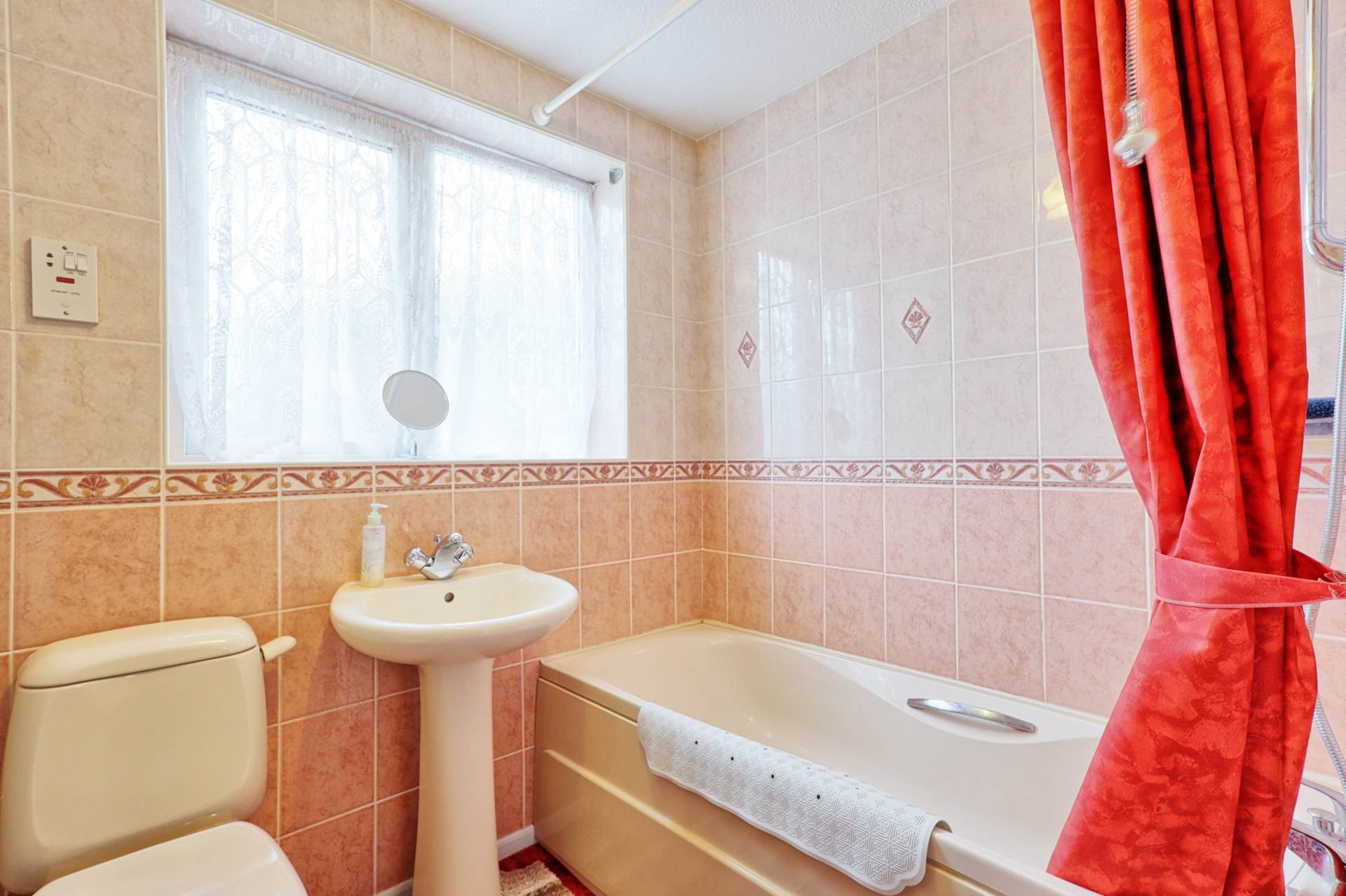 Additional Property Image 3 bedroom Semi Detached for sale in Benfleet 13