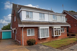 3 bedroom Semi Detached for sale in Benfleet