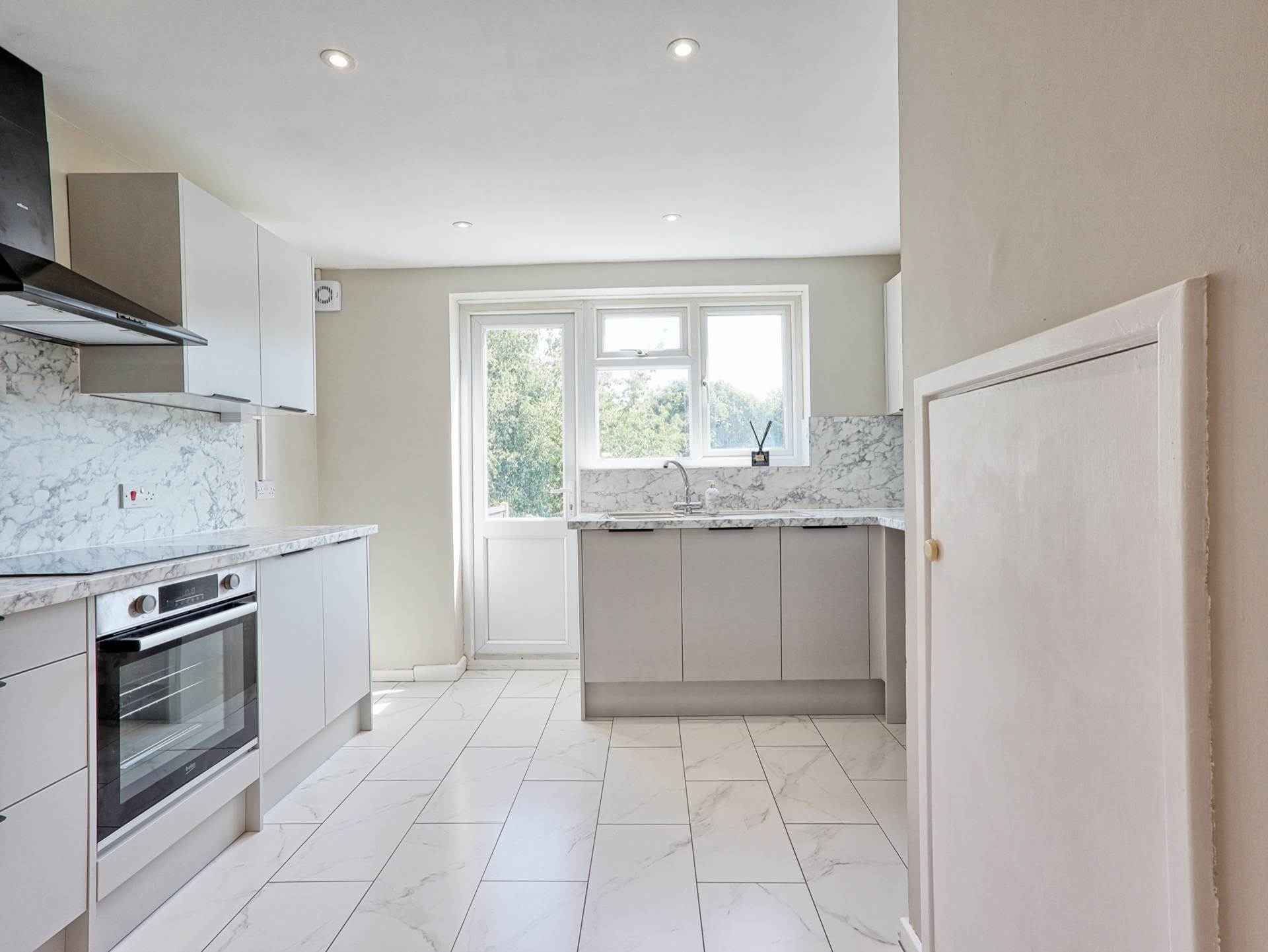 Additional Property Image 3 bedroom Semi Detached for sale in Rayleigh 2