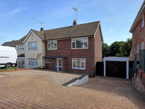 3 bedroom Semi Detached for sale in Rayleigh